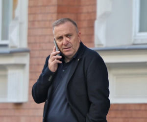 Co się stało Grzegorzowi Schetynie?! Niepokojący szczegół na zdjęciach