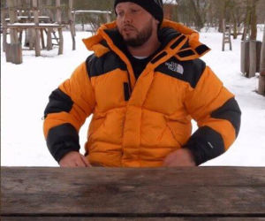 Wojna o kiełbasę w sieci! Miliony w tle i groźby prawne po recenzji Książula