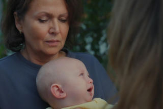 M jak miłość odc. 1907. Franka (Dominika Kachlik), Marysia (Małgorzata Pieńkowska), Antoś (Mark Myronenko)