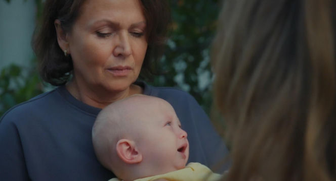 M jak miłość odc. 1907. Franka (Dominika Kachlik), Marysia (Małgorzata Pieńkowska), Antoś (Mark Myronenko)