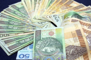 Trzynastka nie dla esbeków? Rząd myśli o ograniczeniu dodatkowych świadczeń dla emerytów