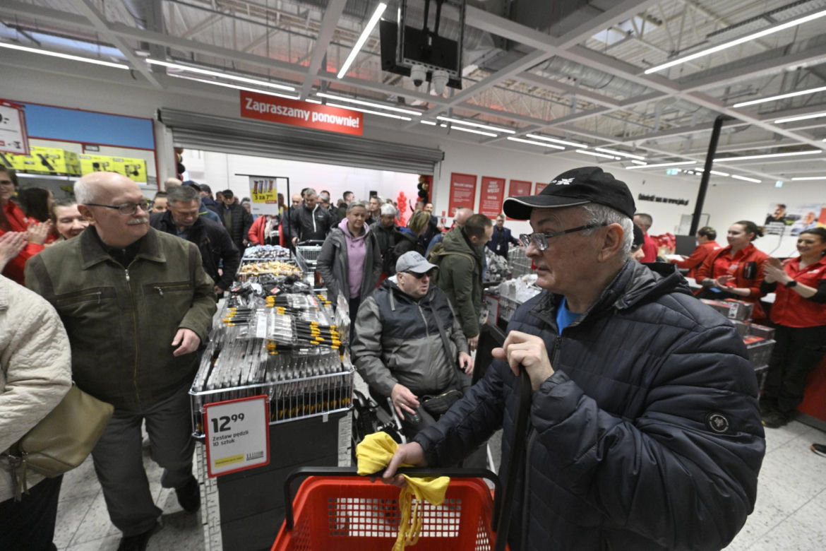 Wielkie otwarcie sklepu szwedzkiego giganta w Warszawie. Były gigantyczne promocje i długie kolejki