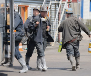 Wstrząs w kopalni Zofiówka. Ratownicy szukają górników