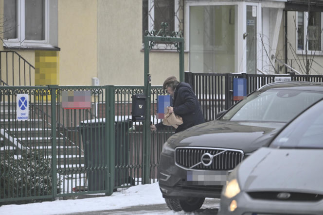Kuzyn Kaczyńskiego dba o krewnego i odśnieża schody