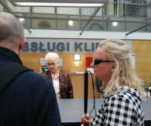 Niewidomi szkolą pracowników Urzędu Miejskiego w Dąbrowie Górniczej 
