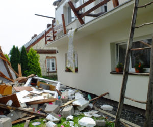 Przez gminę Wilków przeszła potężna nawałnica. Kilkadziesiąt budynków jest zniszczonych