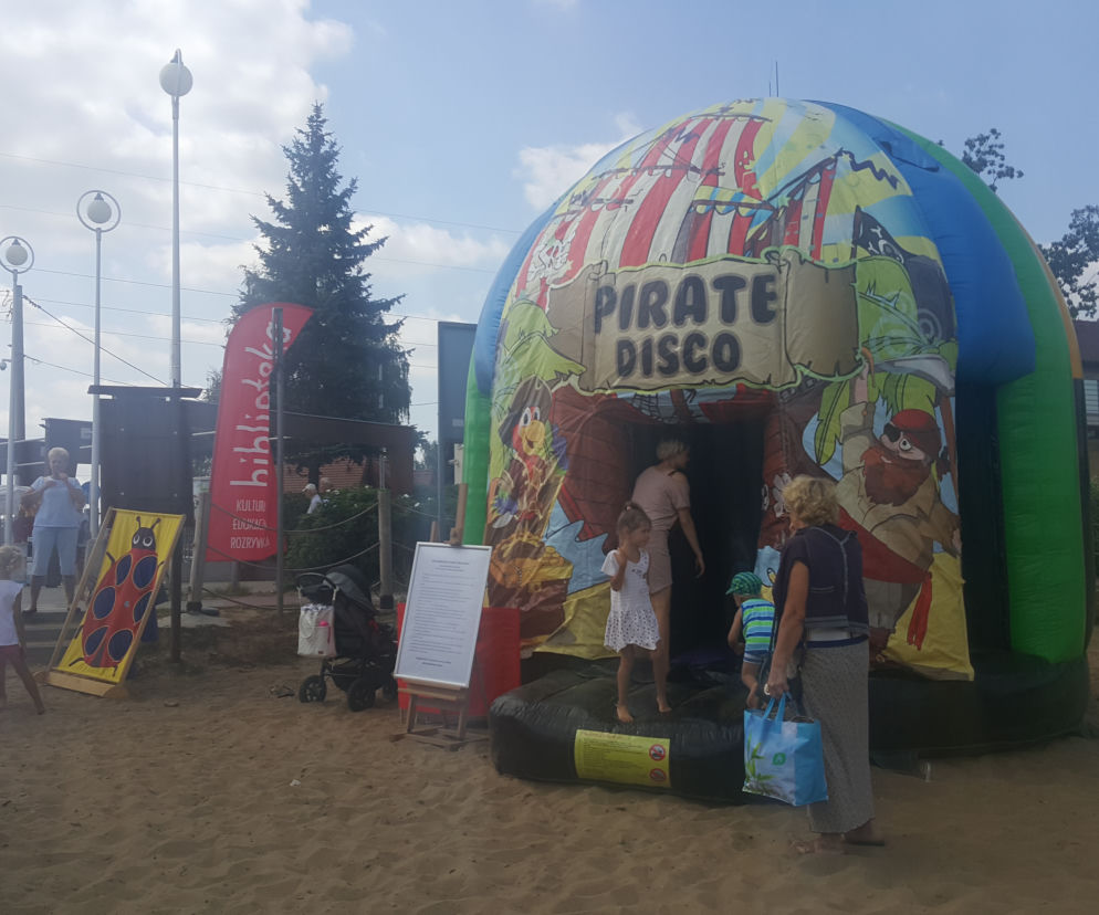 Biblioteka przy plaży w Dąbrowie Górniczej