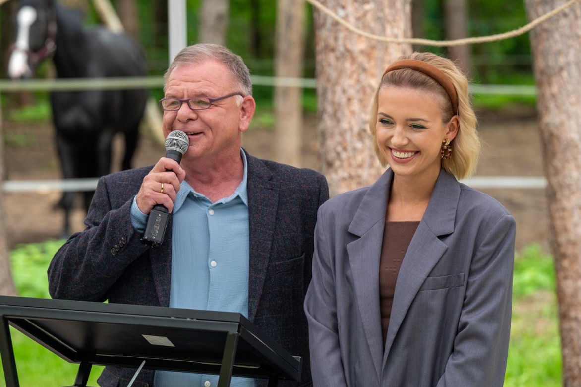 Na sygnale, odcinek 767. Zdzisio (Jarosław Gruda), Britney (Paulina Zwierz)