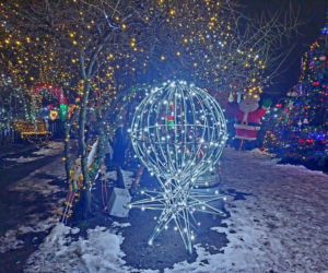 Dom bydgoskich Griswoldów znów rozbłysł. Powieśiliśmy 300 tysięcy lampek. Przygotowywaliśmy jej od lipca!