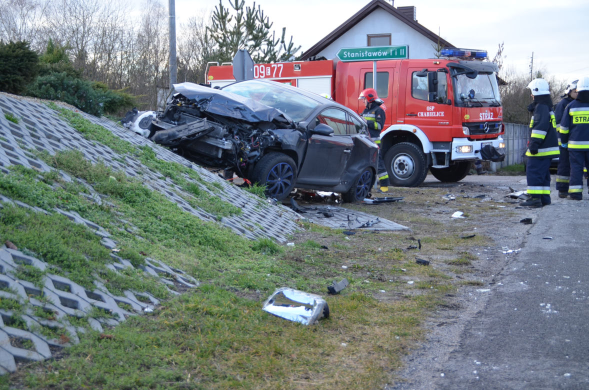 Zmasakrowane trzy auta i LPR w akcji