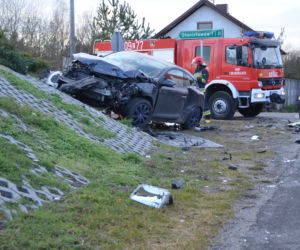 Zmasakrowane trzy auta i LPR w akcji