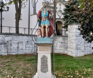 To miasto w województwie małopolskim ma jeden z najpiękniejszych rynków. Olśniewa również zabytkowym ratuszem