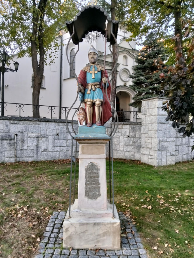 To miasto w województwie małopolskim ma jeden z najpiękniejszych rynków. Olśniewa również zabytkowym ratuszem