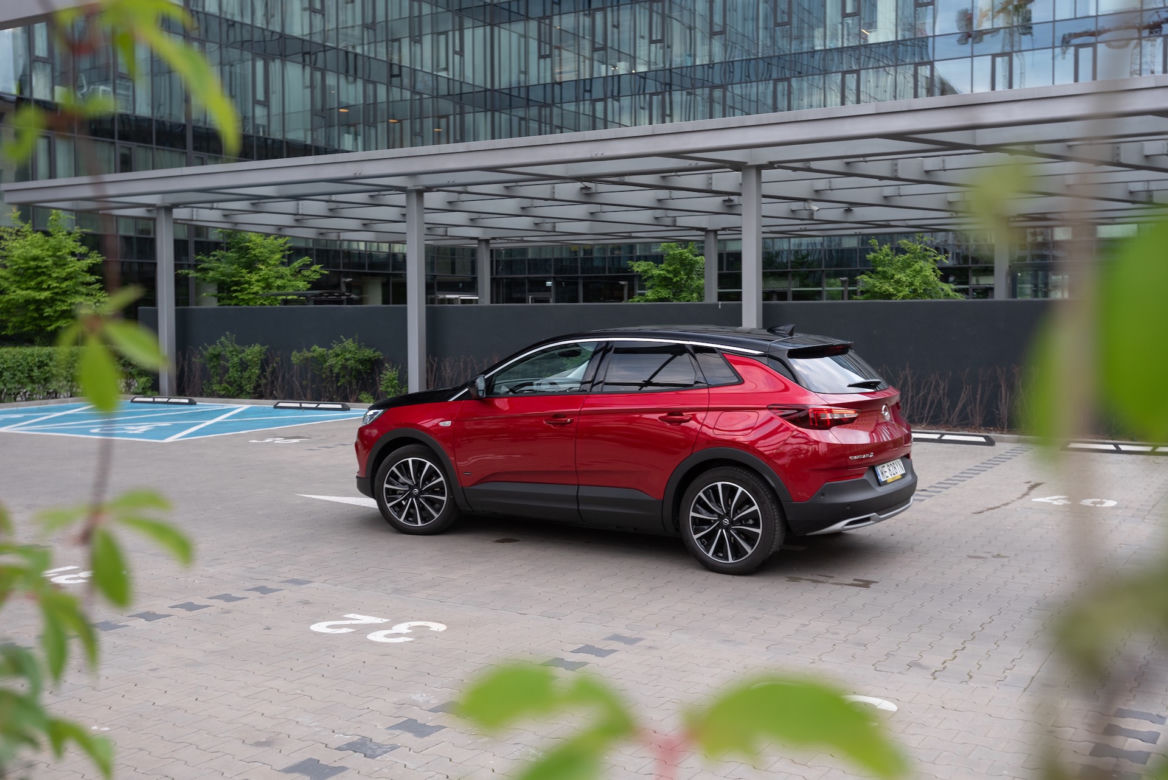 Opel Grandland X Hybrid4
