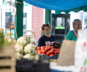 Jadwiga Emilewicz pojechała rowerem na bazarek