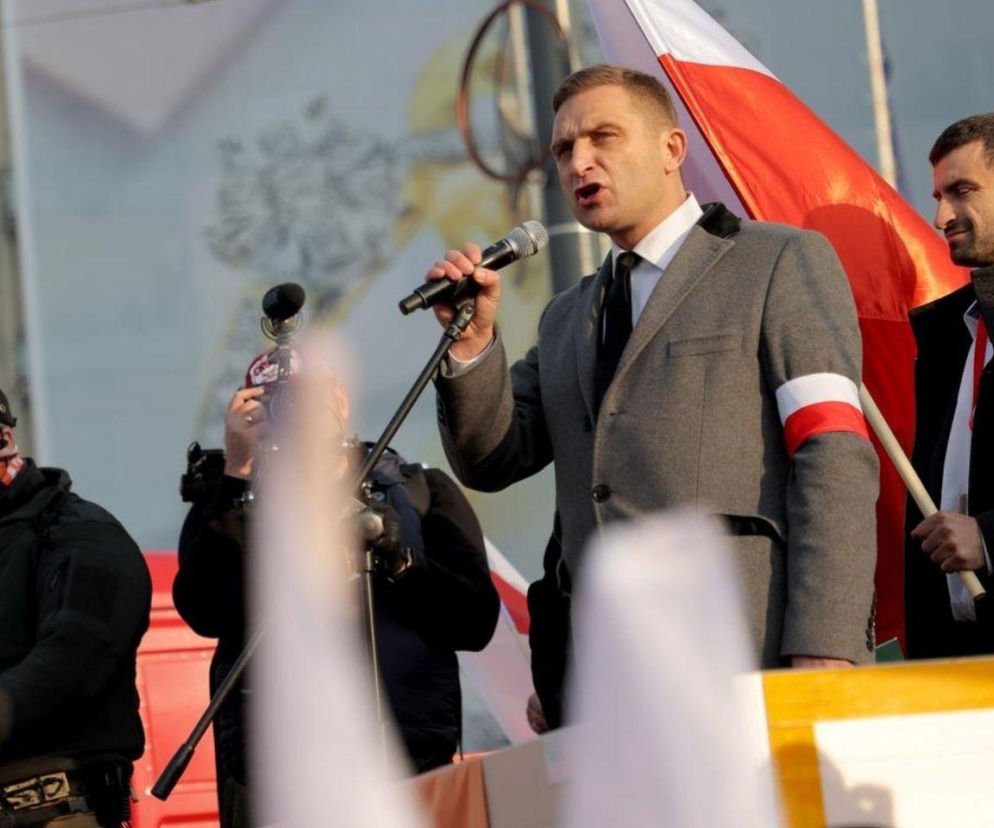 Robert Bąkiewicz odpowie za swoje słowa? Usłyszy zarzuty za szokujące słowa o chwastach i napalmie