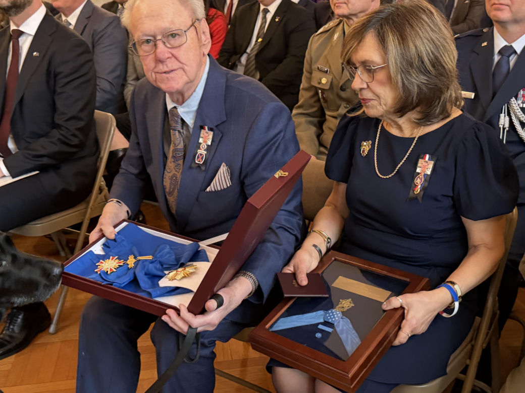 Wręczenie Krzyża Wielkiego Orderu Zasługi RP rodzicom Michaela Ollisa w Waszyngtonie, DC