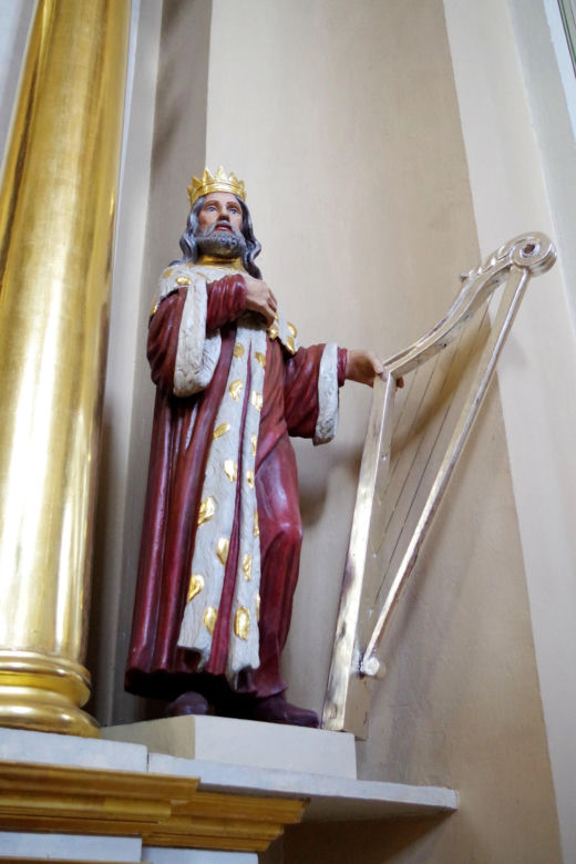 Ta małopolska wieś kiedyś należała do szlachty. Swoją nazwę zawdzięcza zamieszkującym ją zwierzętom
