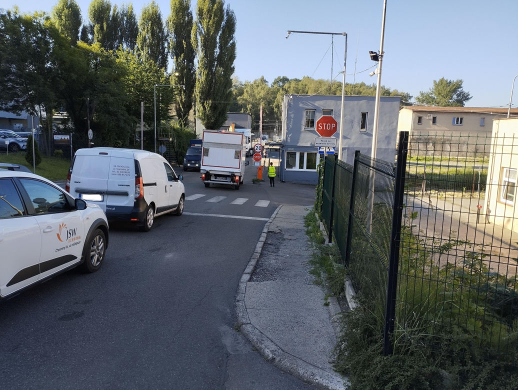 Dramat w kopalni Knurów-Szczygłowice! Górnik uwięziony 850 metrów pod ziemią