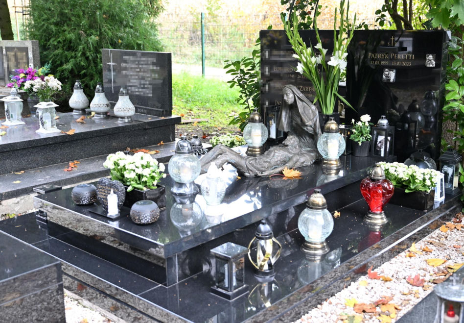 Patryk Peretti - tak wygląda grób syna Sylwii