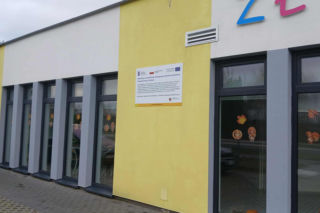 Policja prowadzi postępowanie, a rodzice i dyrekcja placówki nie kryją niepokoju