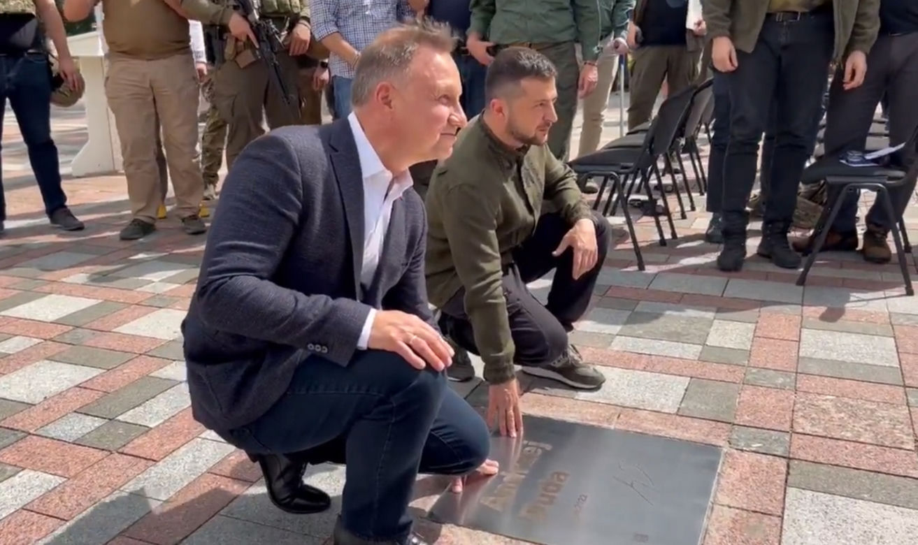 Andrzej Duda w Kijowie. Został uhonorowany w Alei Odważnych