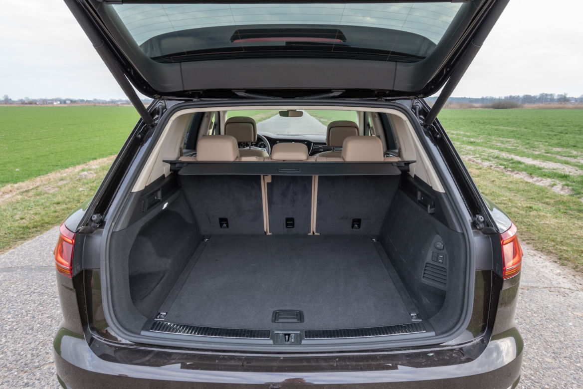 Volkswagen Touareg R Line 4.0 V8 TDI 422 KM