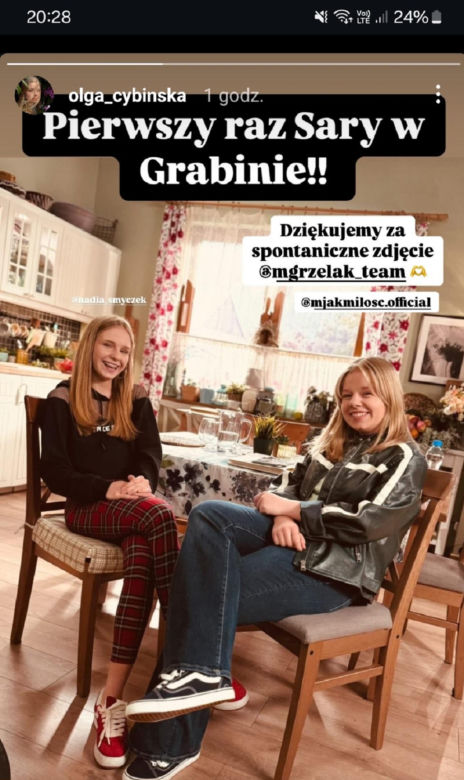 M jak miłość nowy sezon po wakacjach 2025. Lenka (Olga Cybińska), Sara (Nadia Smyczek) na planie