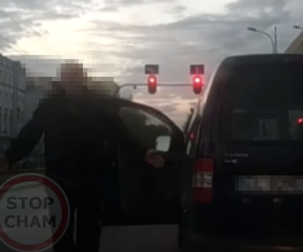 Spowodował stłuczkę i pojechał dalej