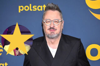 Tak na początku kariery wyglądał Piotr Kędzierski. Dziś trudno go rozpoznać na starych zdjęciach