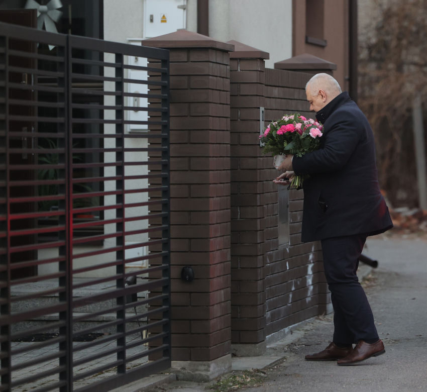 Jacek Sasin pamiętał o żonie w Dzień Kobiet