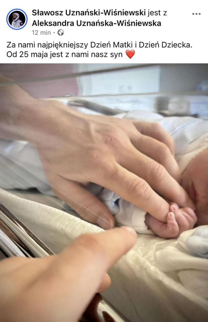 Aleksandra i Sławosz Uznańscy-Wiśniewscy zostali rodzicami