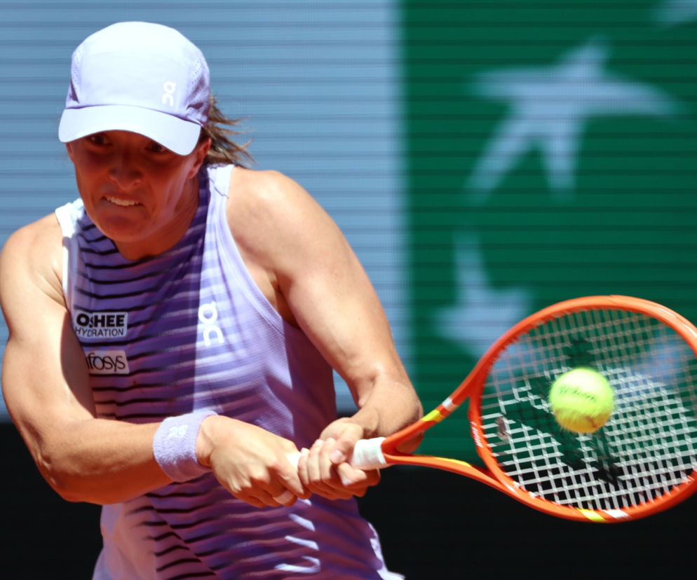 O której gra Iga Świątek dzisiaj z Magdą Linette? Kiedy mecz w Roland Garros! TRANSMISJA