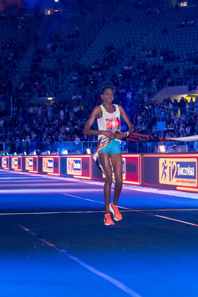 Sukces 12. Tarczyński Nocnego Wrocław Półmaratonu