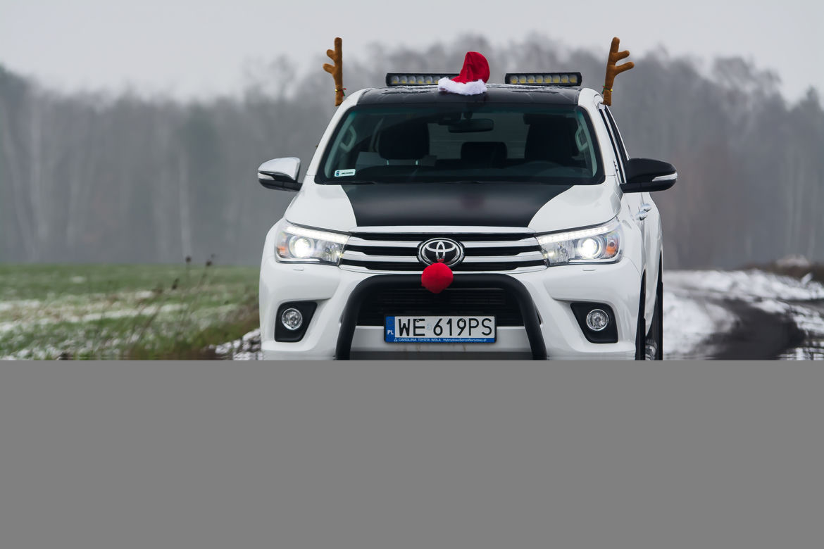 Toyota Hilux Selection 2.4 D-4D 4x4 - pomocnik Świętego Mikołaja