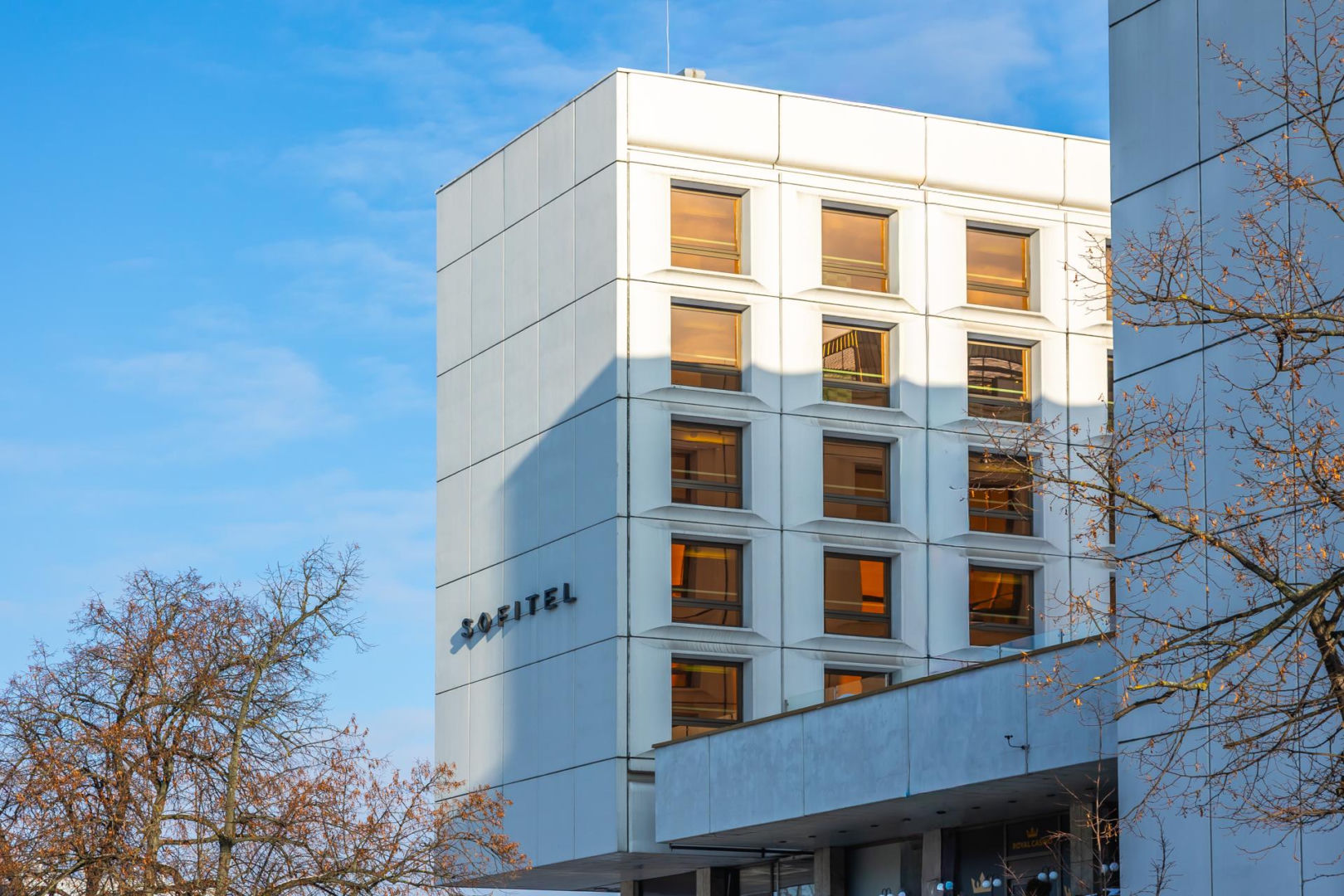 Hotel Sofitel (dawny Hotel Victoria) przy Placu Piłsudskiego w Warszawie