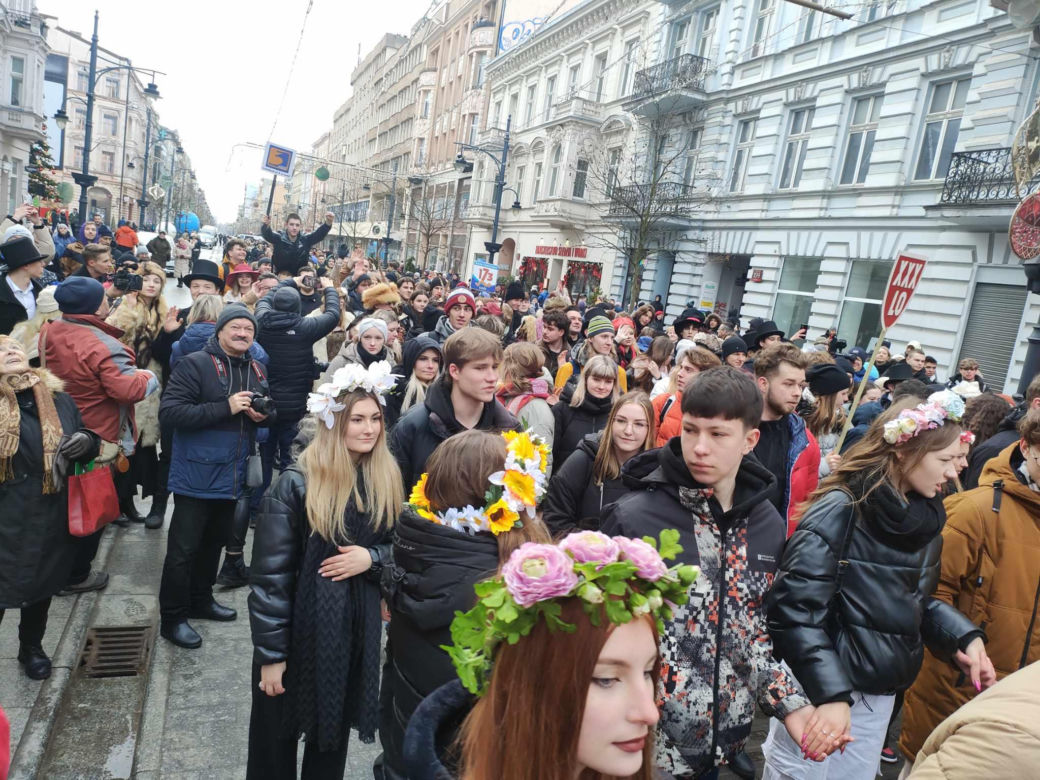 Polonez dla Łodzi. Setki łodzian we wspólnym tańcu [ZDJĘCIA]
