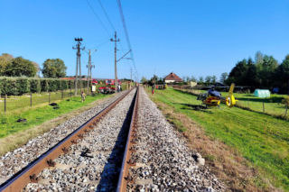 Pociąg zderzył się z samochodem. 21-latek nie żyje