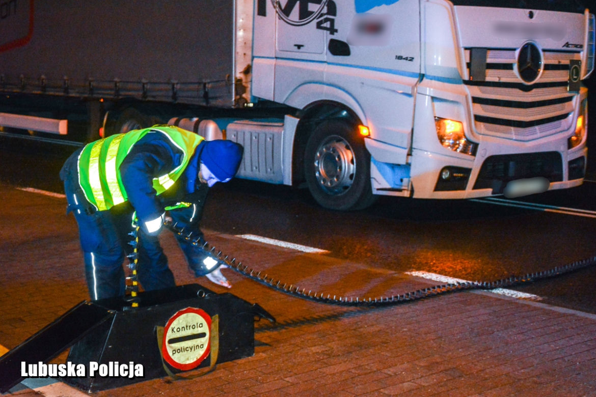 Ciężarówki warte 800 tys. zł odzyskane przez policję. Zatrzymanym grozi 10 lat więzienia