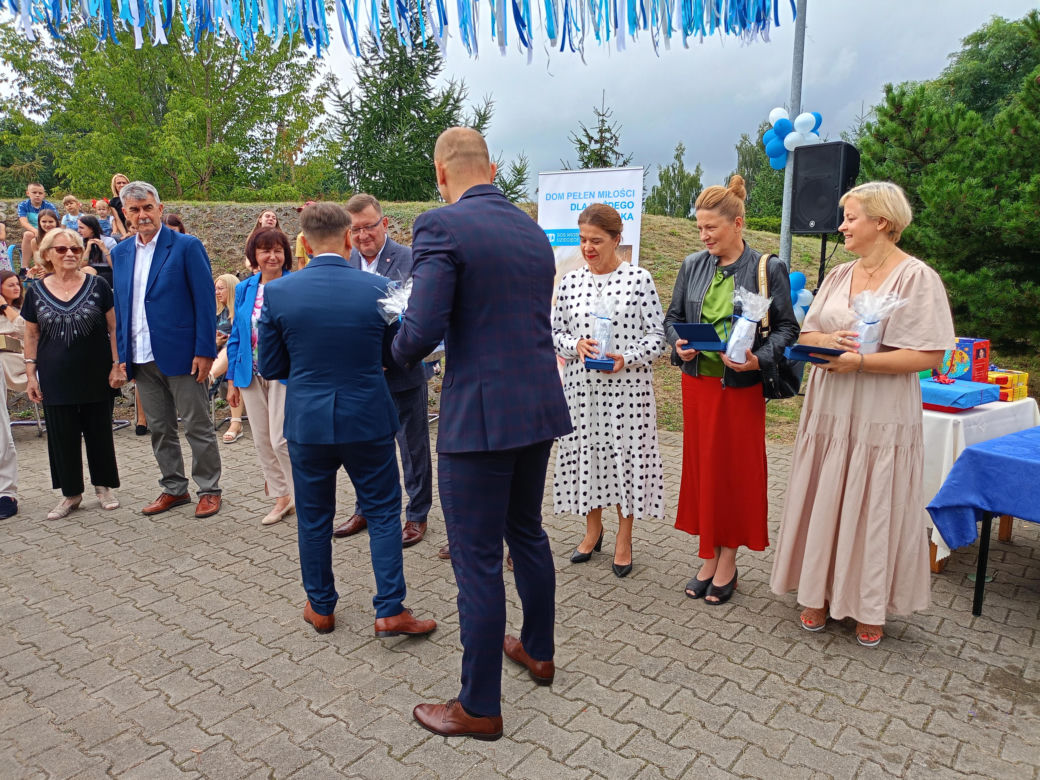 Jubileusz 25-lecia siedleckiej SOS Wioski Dziecięcej był okazją do wspólnej zabawy i wręczenia prezentów i pamiątek dla osób zaangażowanych w program