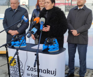 Umowa podpisana. Za 18 miesięcy w Łomży powstanie zadaszone lodowisko rolkowisko