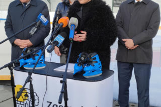 Umowa podpisana. Za 18 miesięcy w Łomży powstanie zadaszone lodowisko rolkowisko
