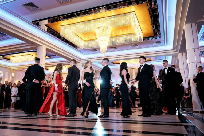 Studniówka siedleckiej Królówki 2026 - walc i polonez