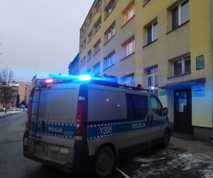 Tajemnicza śmierć matki i dwóch synów w Siedlcach. Leżeli martwi w mieszkaniu