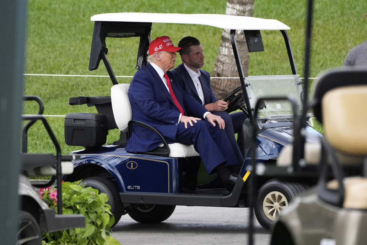 Tego Trump jeszcze nie robił! Chce ogromnej parady w swoje urodziny. "Jak król"