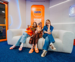 Daria Ładocha w studiu ESKI