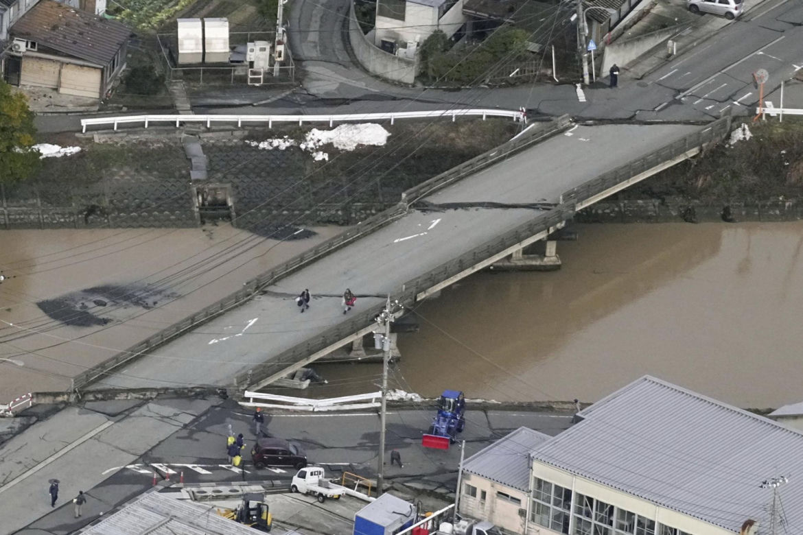 Szokujące zniszczenia w Japonii po trzęsieniu ziemi. Liczba ofiar rośnie