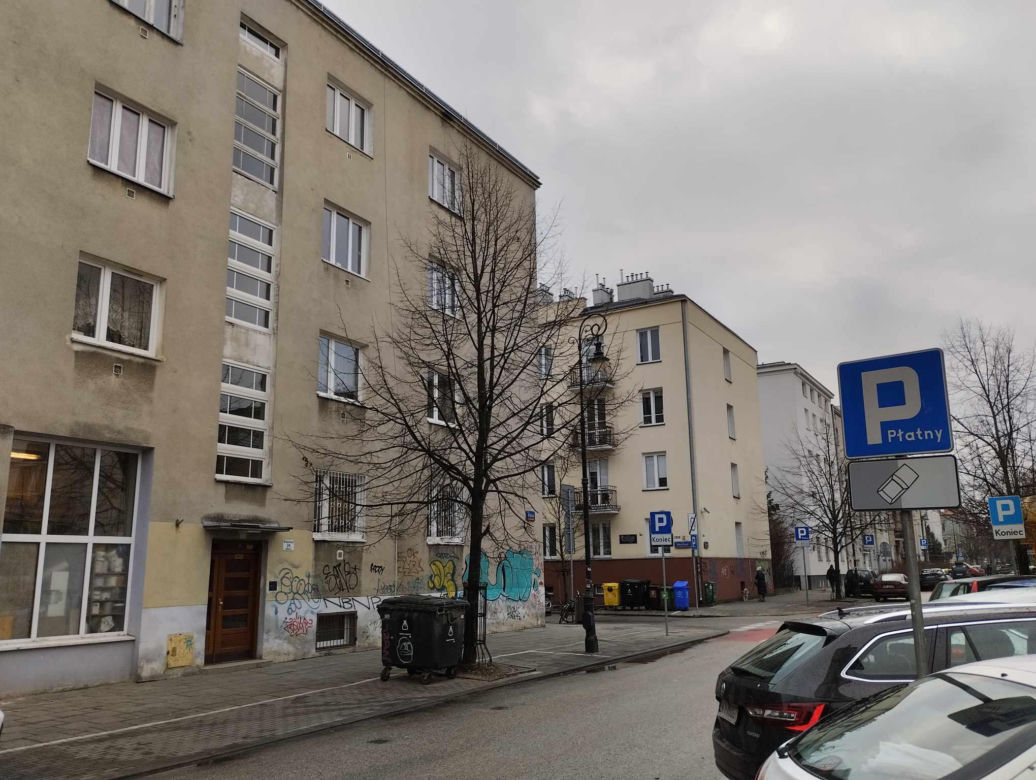 Róg Różanej i Bałuckiego na Starym Mokotowie