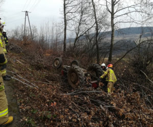 TRAGEDIA pod Limanową. Nie żyje mężczyzna przygnieciony przez ciągnik 