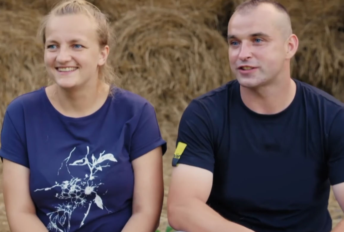 Rolnicy. Podlasie: Historia miłości Emilii i Karola. Zobacz, jak się poznali!
